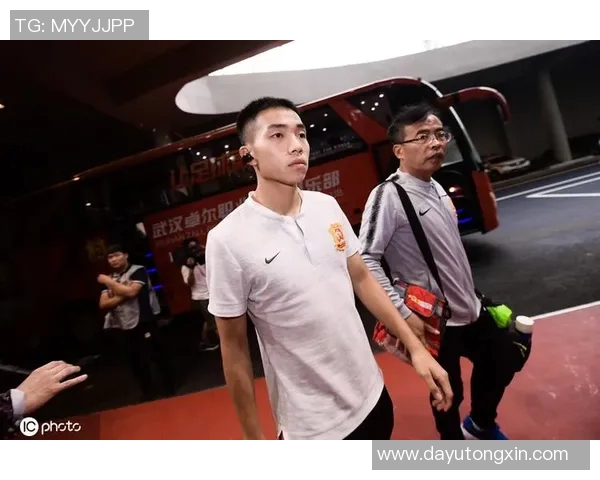 南俱杯飓风队与国民队激战正酣谁能在赛场上笑到最后