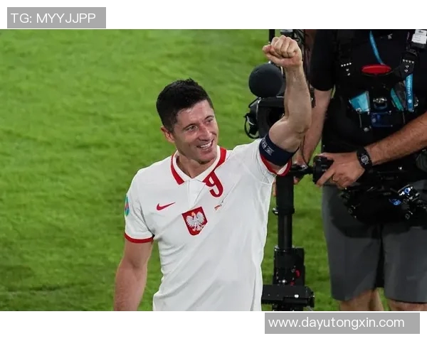 莱万领衔球队新征程挑战赛季巅峰目标展现无与伦比的足球才华与激情