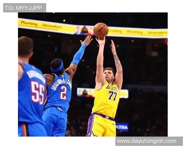 2010年湖人与雷霆的激烈对决回顾与精彩瞬间分析