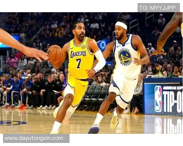 2014年湖人与国王精彩对决回顾及赛季亮点分析