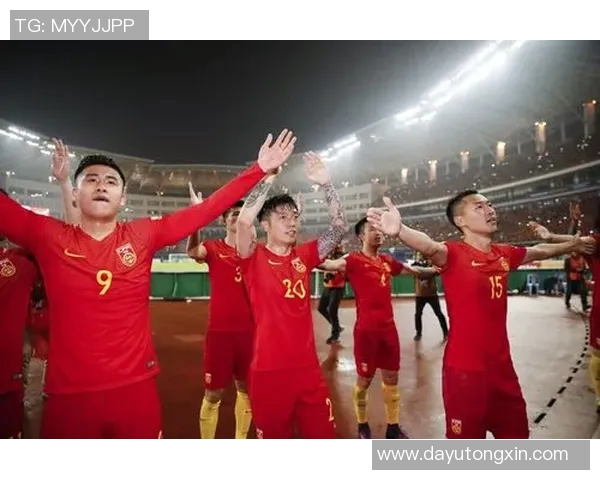 墨胜利与纽喷机的精彩对决揭示了足球战术的博弈与激情碰撞