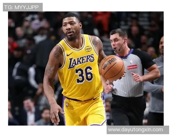 马库斯斯马特的篮球之路：从默默无闻到NBA明星的成长历程