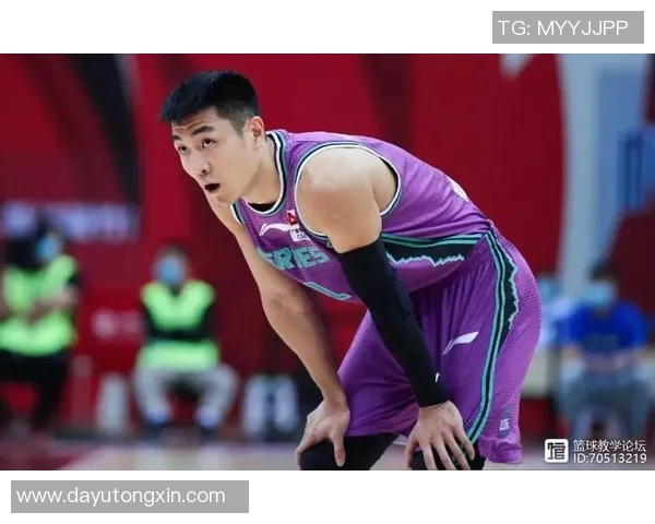 高诗岩：从青年才俊到篮球场上的新星崛起之路与未来展望